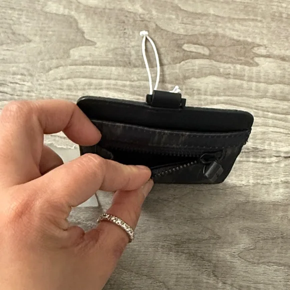 Cos Cardholder - Picture 4 of 5